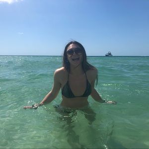 Meet your Posher, Gabrielle